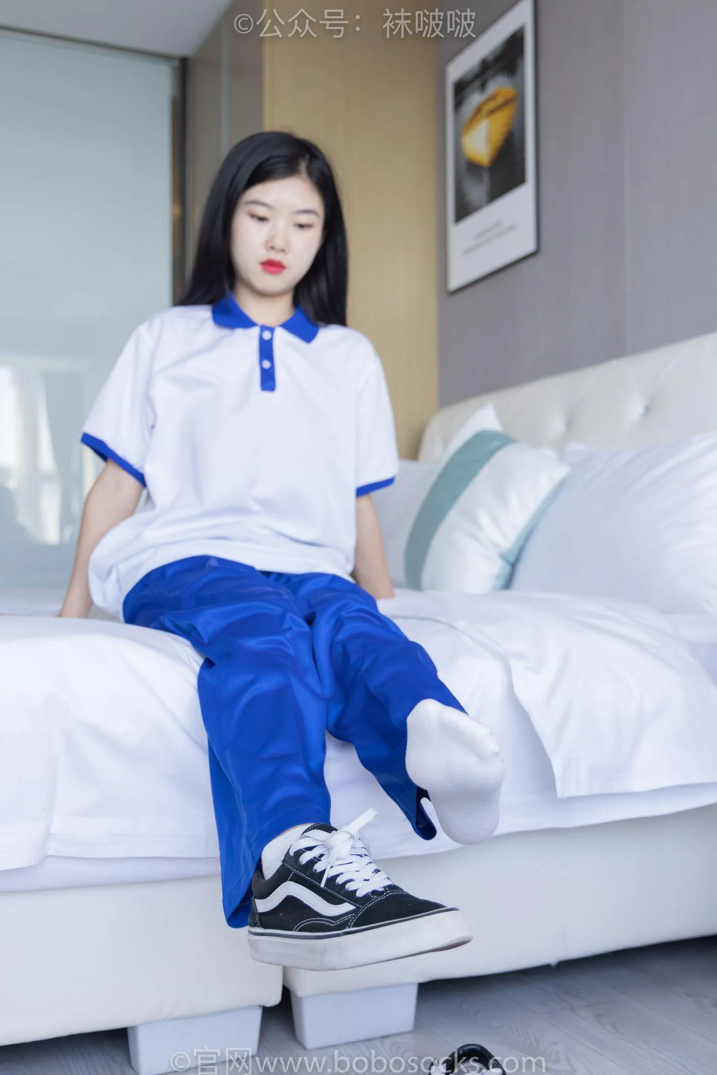 [BoBoSocks袜啵啵]NO.039 小奶熊-校服、vans帆布鞋、短白棉袜、裸足 [154P]插图5